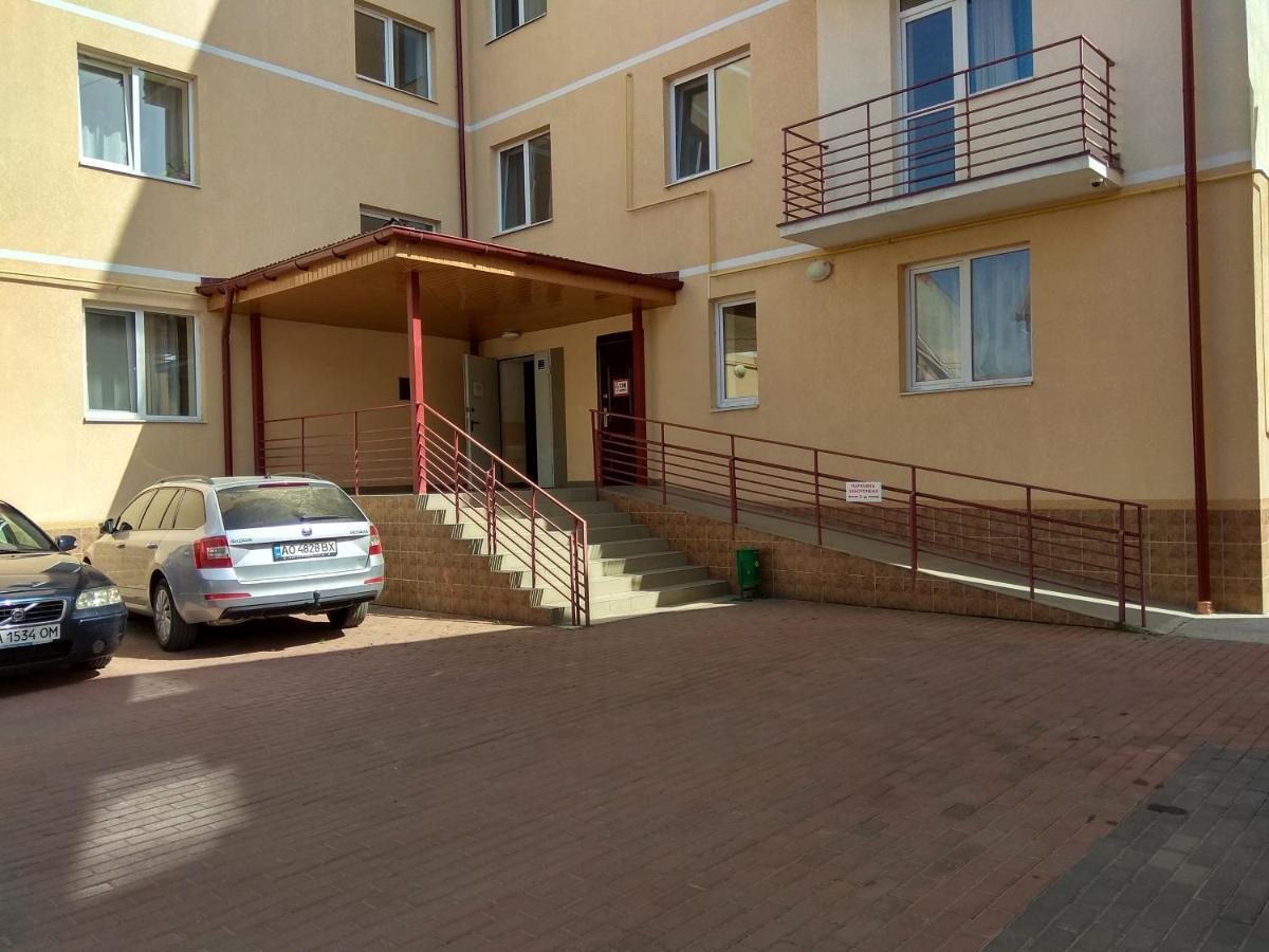 Apartments Domovik On Beregovskaya 3 Mukatschewo Exterior foto